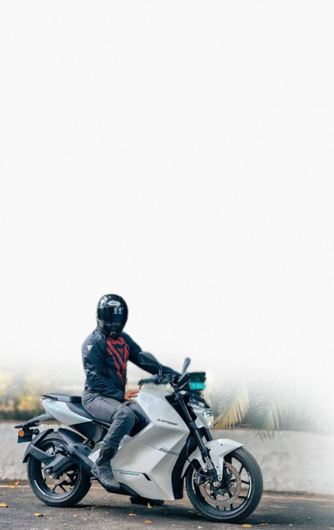 Strell test riding Raptee T30 performance electric bike